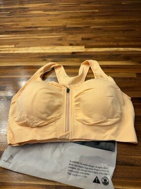 Full front zip sports bra
